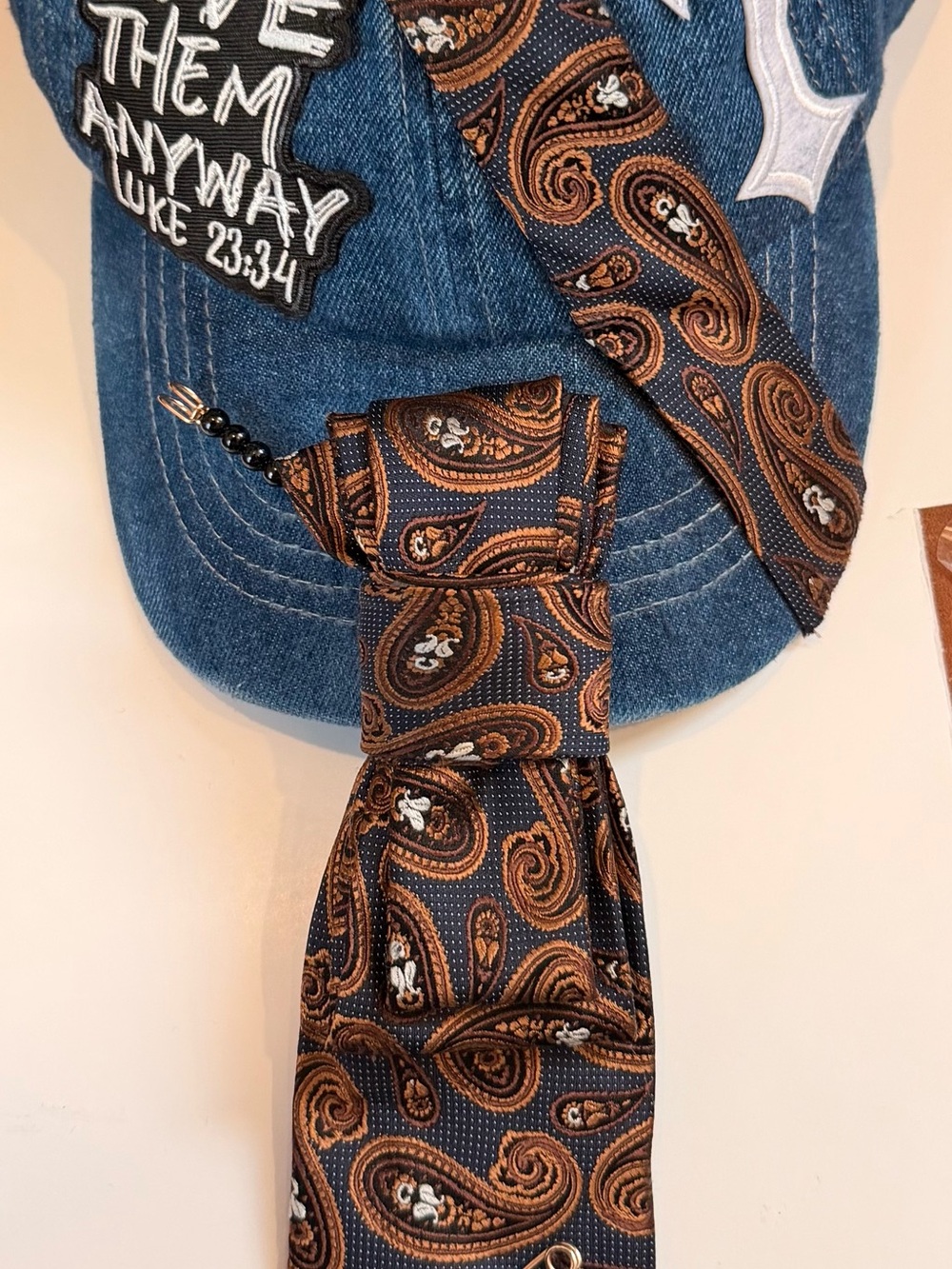Brown Paisley Women’s Tie Set- Classic Pattern